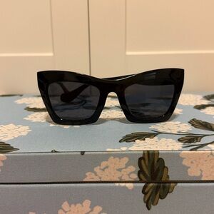 H&M Black Cat Eye Sunglasses, EUC